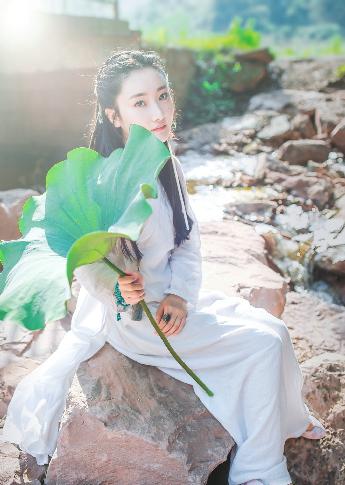 校园禁忌的爱？3个少妇的<strong>诱人</strong>故事！你敢看吗？